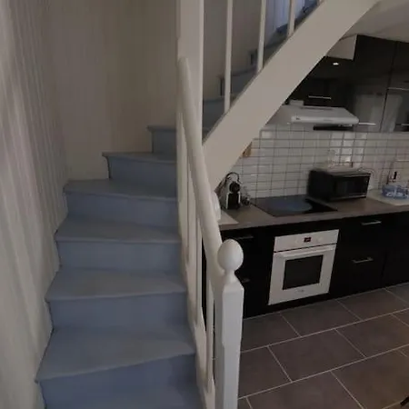 Jolie Idealement Situee *