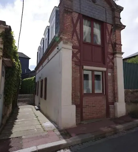 Jolie Idealement Situee