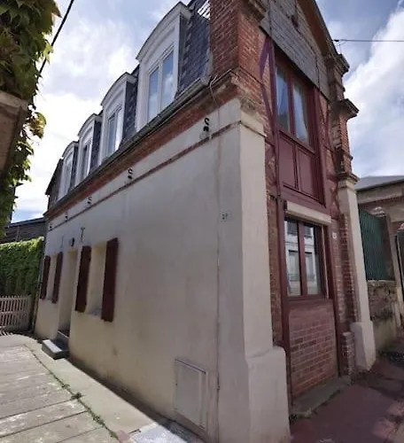 Jolie Idealement Situee *